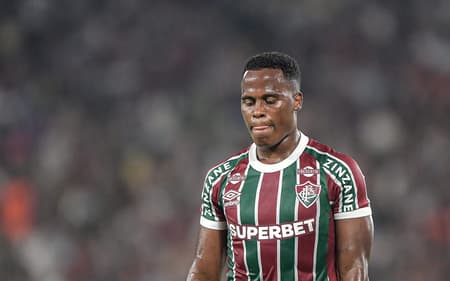 Jhon Arias fez último jogo pelo Fluminense diante do Cruzeiro (Foto: Thiago Ribeiro/AGIF)