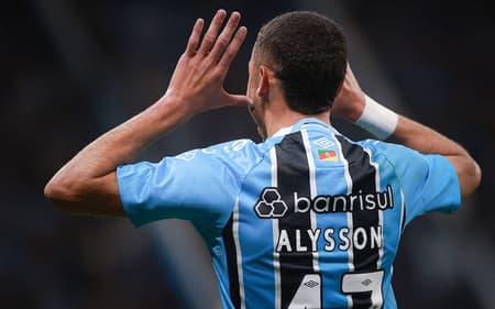 Alysson comemora seu gol na vitória do Grêmio sobre o São José pela Recopa Gaúcha. (Foto: Maxi Franzoi/AGIF)