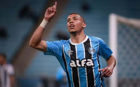 Alysson comemora gol na vitória do Grêmio sobre o São José pela Recopa Gaúcha. (Foto: Maxi Franzoi/AGIF)