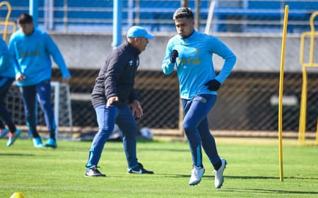 Arezo em treinamento do Grêmio. (Foto: Lucas Uebel/Grêmio FBPA)