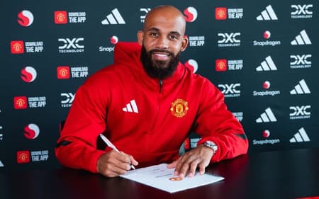 Bryan Mbeumo assina contrato com o Manchester United