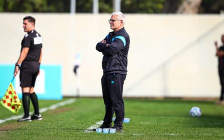 Fabiano Daitx em seu último jogo como treinador do sub-20 do Grêmio. (Foto: Angelo Pieretti/Grêmio FBPA)