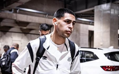 Caballero viaja com a delegação do Santos para enfrentar o Sport (Foto: Divulgação)