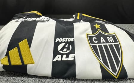 Camisa com o novo patrocínio do Atlético-MG