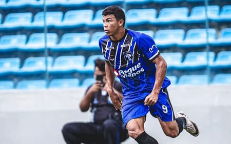 Paulinho, atacante de 19 anos do Tirol (Foto: Baggio Rodrigues)