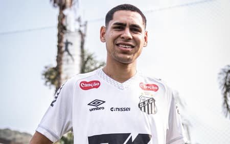 Gustavo Caballero é anunciado como novo reforço do Santos. (Foto: Divulgação/ Santos FC)