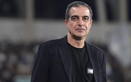 Renato Paiva é o técnico do Botafogo (Foto: Thiago Ribeiro/AGIF)