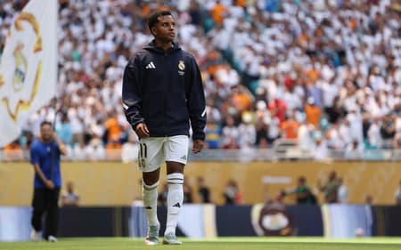 Rodrygo durante aquecimento do Real Madrid na estreia do Mundial de Clubes