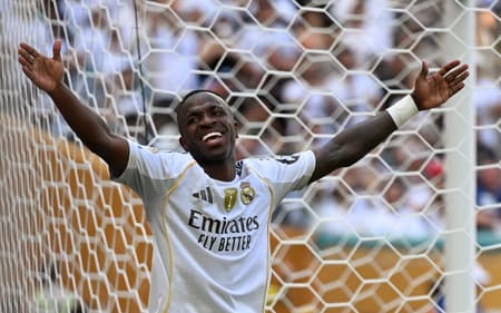Ídolo do Real Madrid pede saída de Vini Jr para o duelo contra o PSG