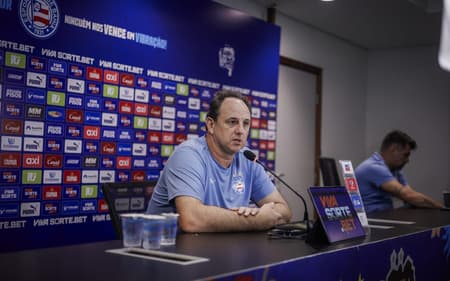 Rogério Ceni em coletiva após vitória contra o Ceará Foto: Rafael Rodrigues / EC Bahia