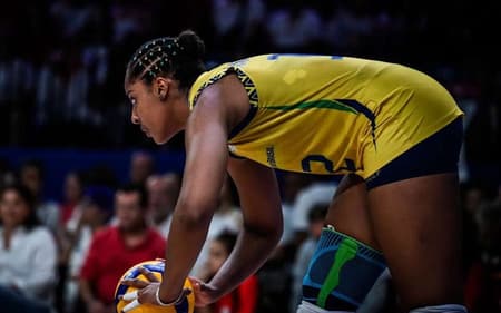 Ana Cristina anotou 10 pontos de saque nas primeiras semanas