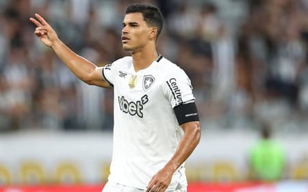 Danilo Barbosa em ação pelo Botafogo (Foto: Vitor Silva/Botafogo)