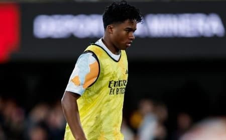 Endrick aquece antes de entrar em campo pelo Real Madrid (Foto: Reprodução/Instagram)