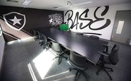 Botafogo inaugurou escritório para o futebol de base (Foto: Divulgação/Botafogo)