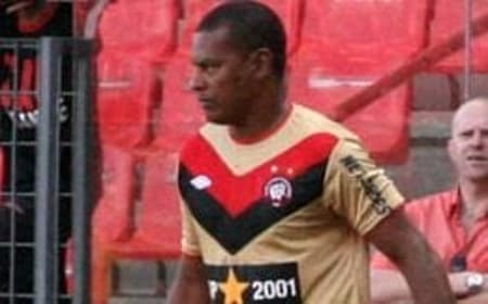Flávio Pantera jogando pelo Athletico-PR. (Foto: Reprodução)