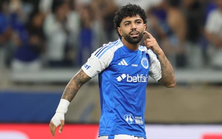 Gabigol comemora gol contra o Flamengo