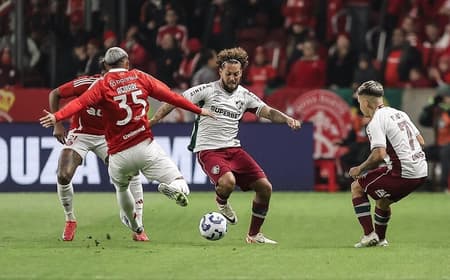 guga x aguirre em fluminense x internacional (Foto: Lucas Merçon / Fluminense)