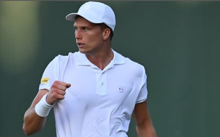 O americano Jenson Brooksby na derrota para João Fonseca em Wimbledon (Reprodução)