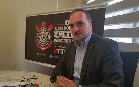 Romeu Tuma Júnior em seu escritório de advocacia