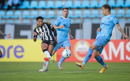 Rony em ação no jogo do Atlético-MG contra o Iquique pela Sul-Americana