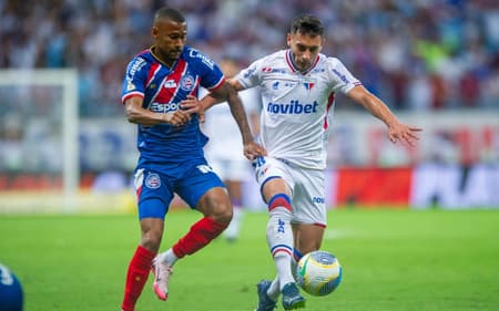 Fortaleza e Bahia se enfrentam pelo Brasileirão (Foto: Jhony Pinho/AGIF)