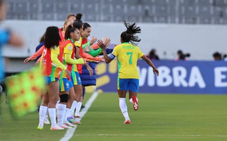 Brasil venceu Bolívia por 6 a 0 com três gols de Kerolin. (Foto: Lívia Villas Boas/ CBF)