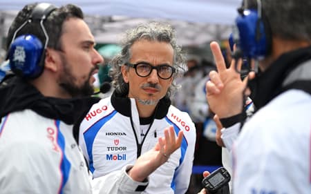 Novo na Red Bull, Laurent Mekies era o chefe de equipe da Racing Bulls na F1 (Foto: Rudy Carezzevoli/Getty Images/Red Bull Content Pool)