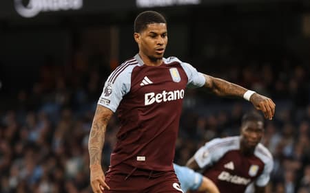 Marcus Rashford pelo Aston Villa