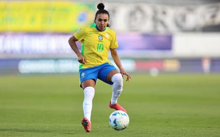 Marta durante Brasil x Bolívia, pela segunda rodada da Copa América Feminina. (Foto: Lívia Villas Boas/ CBF)