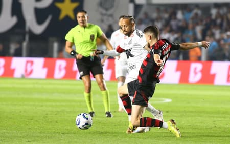 Neymar, do Santos, durante partida contra o Flamengo na Vila Belmiro