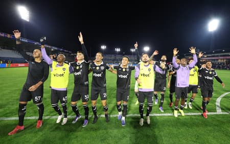 Festa dos jogadores do Botafogo após classificação na Copa do Brasil (Foto: Vítor Silva/Botafogo)