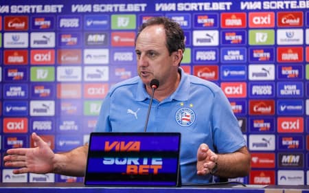 Rogério Ceni em entrevista coletiva depois do jogo contra o Fluminense (Foto: Rafael Rorigues / EC Bahia)