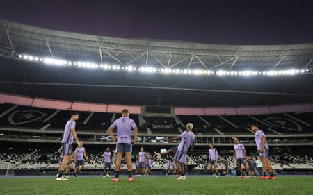 Botafogo em treino no Nilton Santos (Foto: Vítor Silva/Botafogo)