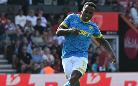 Jhon Arias em ação pelo Wolverhamptom na Premier League (Foto: JUSTIN TALLIS/AFP)
