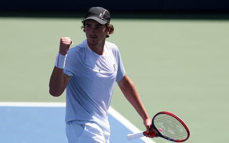 João Fonseca na vitória na estreia do US Open (Foto: Al Bello/Getty Images/AFP )