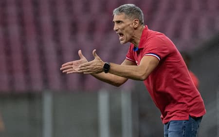 Juan Pablo Vojvoda foi vice-campeão da Sul-Americana de 2023 com o Fortaleza. (Foto: Rafael Vieira/AGIF)