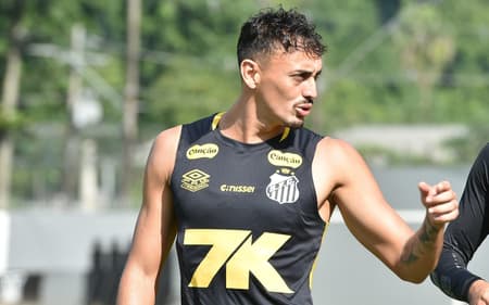 Diego Pituca recebeu sondagem do futebol japonês. Jogador acumula duas passagens pelo Peixe. (Foto: Jota Erre/AGIF)
