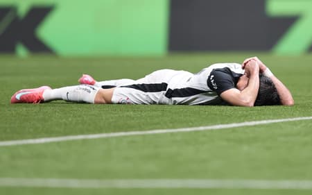Héctor Hernández vive fase difícil no Corinthians (Foto: Gilson Lobo/AGIF)