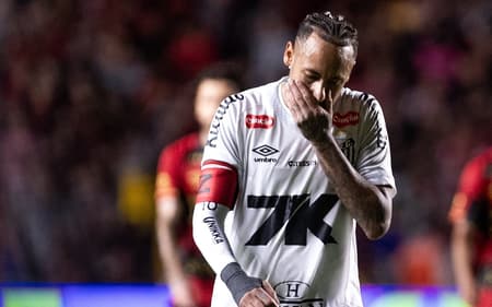 Santos de Neymar ficou no empate com o Sport (Foto: Rafael Vieira/AGIF)