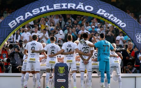 Elenco do Santos antes do duelo contra o Vasco, no Morumbis, pelo Brasileirão. (Foto: Mauricio De Souza/AGIF)