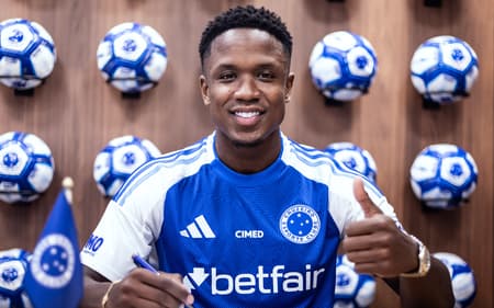 Colombiano Luis Sinisterra, atacante do Cruzeiro (Foto: Reprodução X/Cruzeiro)