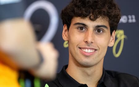 Gabriel Bortoleto em coletiva em Spielberg, Áustria (foto: Joe Klamar / AFP)