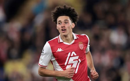 Maghnes Akliouche em ação pelo Monaco