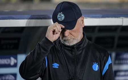 Mano Menezes, técnico do Grêmio. (Foto: Thiago Ribeiro/AGIF)