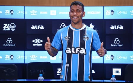Marcos Rocha em sua apresentação no Grêmio. (Foto: Lucas Uebel/Grêmio FBPA)