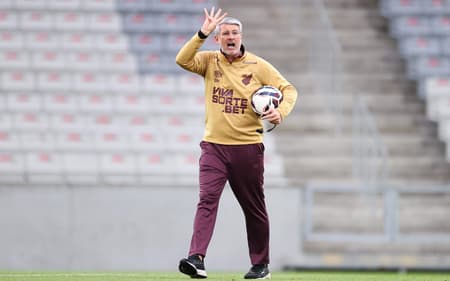 Odair Hellmann Athletico