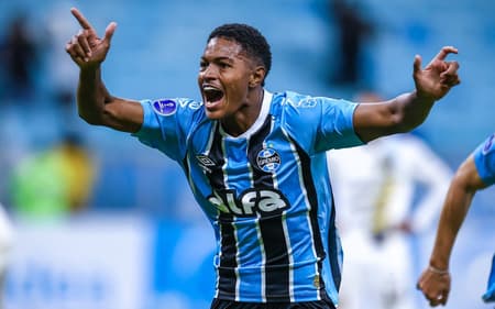 Riquelme comemora gol pelo Grêmio. (Foto: Lucas Uebel/Grêmio FBPA)