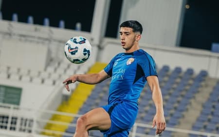 Mateo Sanabria em treino do Al Ain (Foto: divulgação / Al Ain)