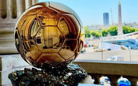 Troféu do Bola de Ouro, que será entregue ao vencedor em evento no dia 22 de setembro