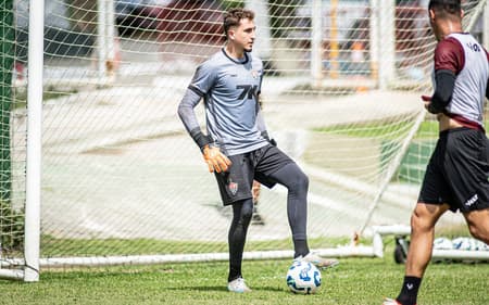 Thiago Couto em treino do Vitória no Barradão (Foto: Victor Ferreira / EC Vitória)